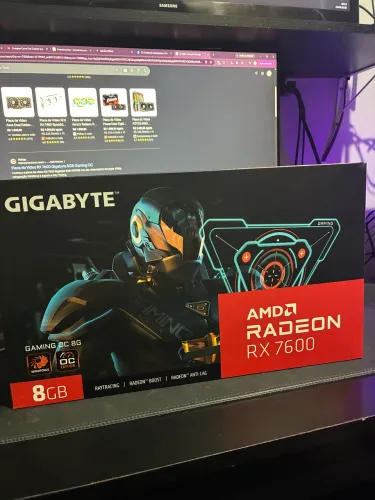 Placa de Vídeo Gigabyte Radeon RX 7600 Gaming OC 8GB