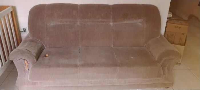 Sofá 3 lugares, para reformar
