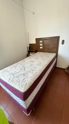 ? Cama de Solteiro de Madeira + Cabeceira + Colchão | R$ 450