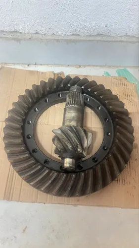Coroa e Pião ( 8x39) para MB 1113 , 1313 ..