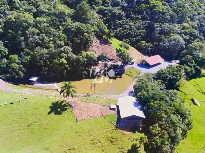 Sítio Em Leoberto Leal - Porteira Fechada - mrt