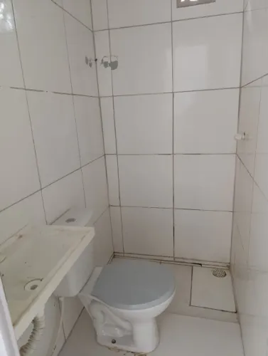 Kitnet,sala.cozinha,1 quarto , banheiro e areia de servico