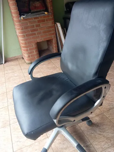 Cadeira couro diretor