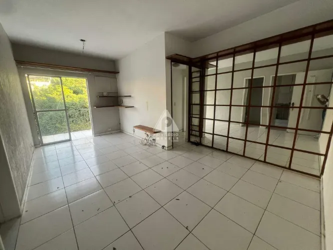 Seu Refúgio Particular na Tijuca: Conforto, Lazer e Localização Estratégica!