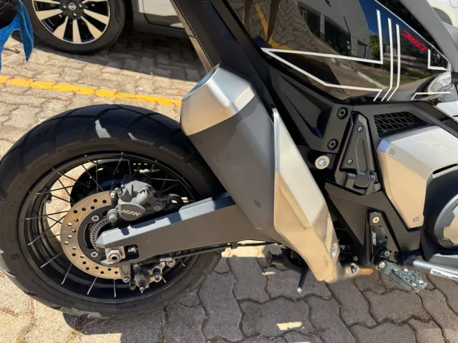 Honda X-ADV 750 - Edição Especial | 2023/2024 | Apenas 7.800 km | Estado de Zero