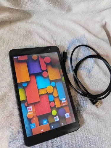 Tablet bom 16 GB + carta