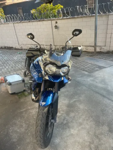 TRIUMPH TIGER 800 XRX 2018/2019 - COMPLETA, MUITO BEM CUIDADA E PRONTA PARA VIAJAR