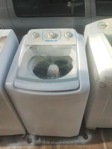 Vendo essa máquina Eletrolux 10 kg funcionando perfeitamente faço entrega 