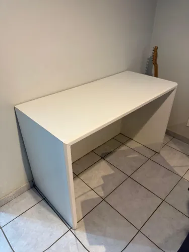 Mesa branca para home office, escrivaninha, escritório, estudo, ótima estrutura