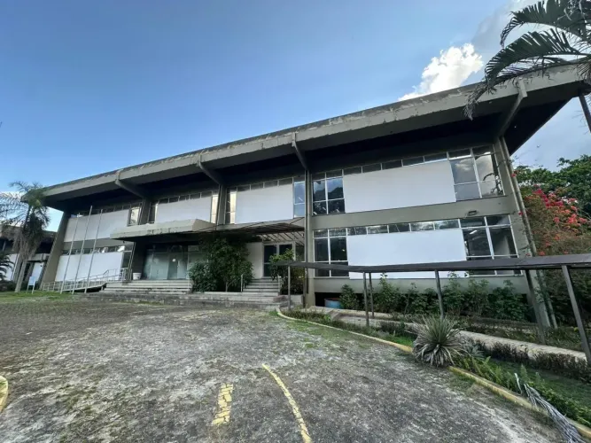 Imóvel comercial na Perimetral - Área Total 13.180 m² / Área Construída 4894 m² - Marco -
