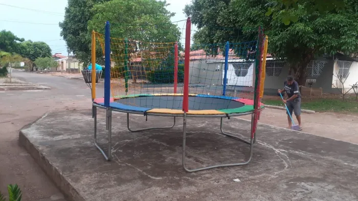 Vendo pula pula médio 3.10 de circunferência.