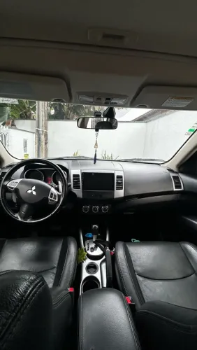 Mitsubishi Outlander 2.0 16V 160cv Aut. 2013