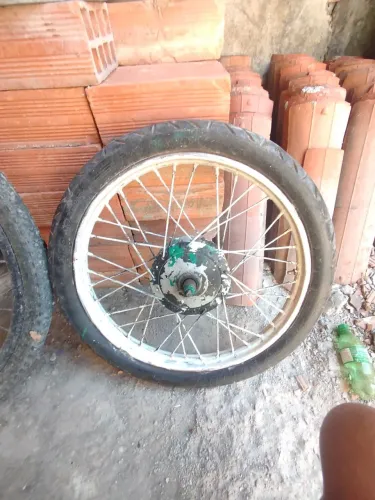 Roda de moto para vender dianteira