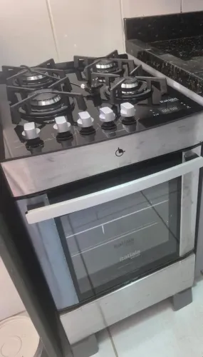 Vende-se fogão ITATIAIA 4 BOCAS. ESTADO DE CONSERVACAO NOVO.