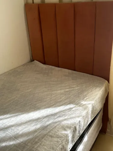 Cama se solteiro com cabeceira 