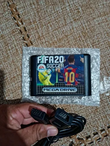 Cartucho Mega Drive FIFA 20 (Paralelo) e Cabo Extensor de Controle Mega Drive. Tudo por 40