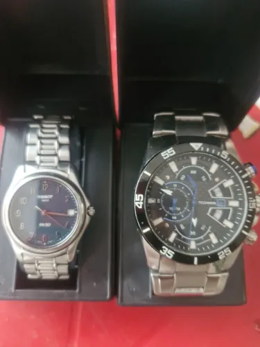 Vendo relógios valor a combinar 