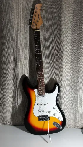 Guitarra Waldman Street Series Stratocaster (Sunburst) + Capa + Acessórios - Ótimo Estado!