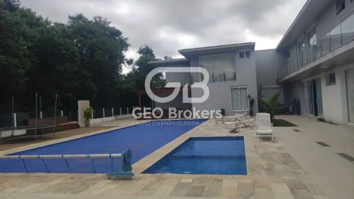 Casa de 6 dormitórios a Venda no Condomínio Residencial Jequitibá - Jacareí-SP REF: 17770