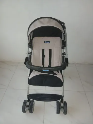 Vendo carrinho de bebê