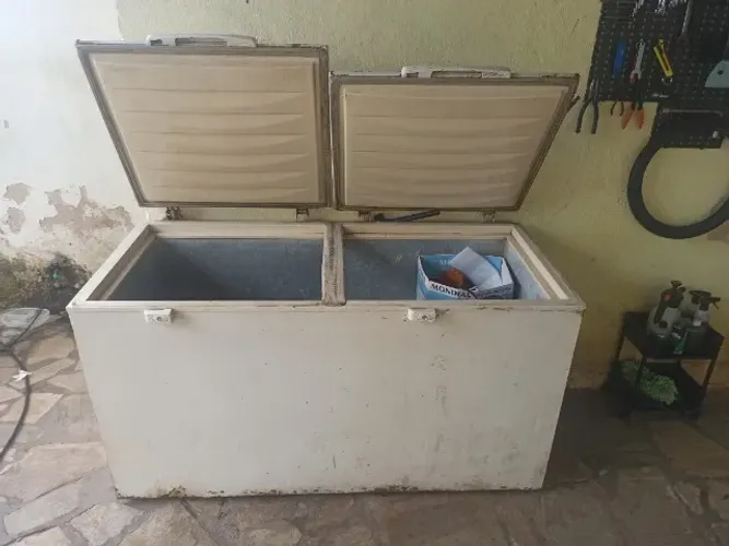 Freezer usado com defeito