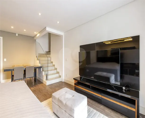 Duplex Mobiliado de Alto Padrão no Brooklin | 102m² | 2 Suítes | 2 Vagas | Pronto para Mor