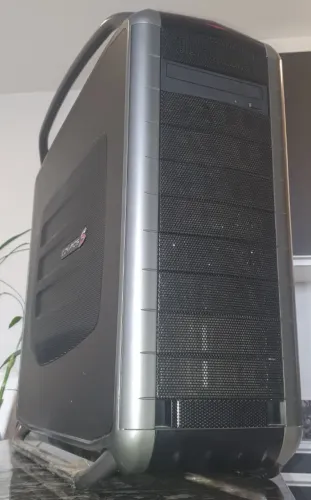 Servidor Intel S5520HC, Dual Xeon E5620, 48GB, 3HD SAS, gabinete Coller Master Cosmos S