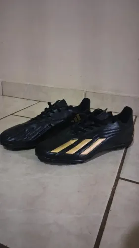 Chuteira de futebol society Adidas Deportivo