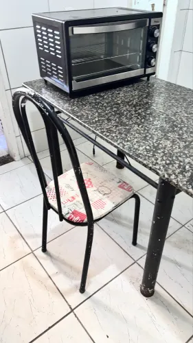 Mesa de cozinha com 4 cadeiras