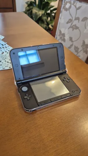 Nintendo 3ds XL vermelho desbloqueado