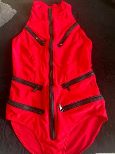 Body vermelho P zipers