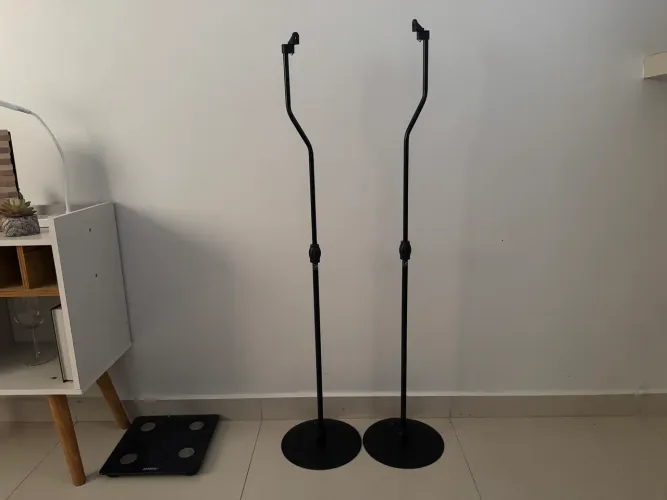 Home Theater par suporte pedestal p/ caixas satelites