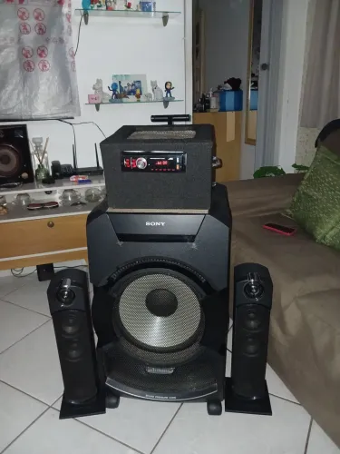 VENDO SOM EM PERFEITO ESTADO VALOR 1.500 TEM CONVERSA NO VALOR