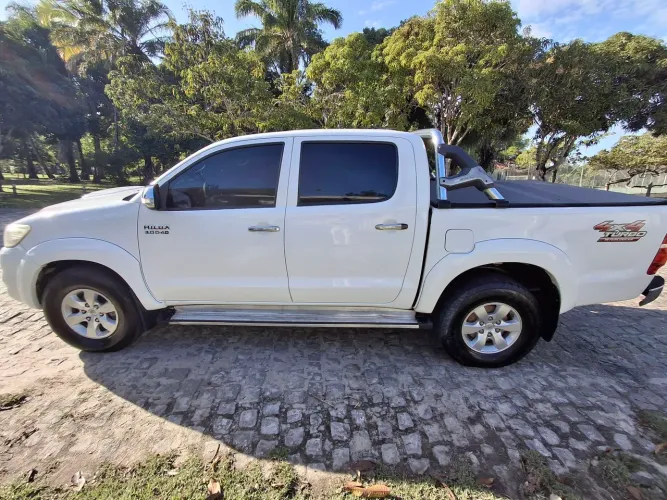 Toyota Hilux CD SRV D4-d 4X4 3.0 TDI Diesel AUT 2013