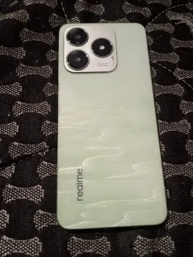 Realme c63