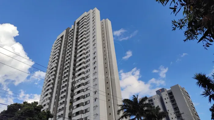 Apartamento para locação no Edifício Solar Alta Vista com 2 quartos e sacada, Região Sul d