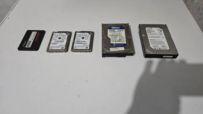 Lote 5 Unid. Armazenamento (HDs + SSD) - P/ Técnicos e Recuperação