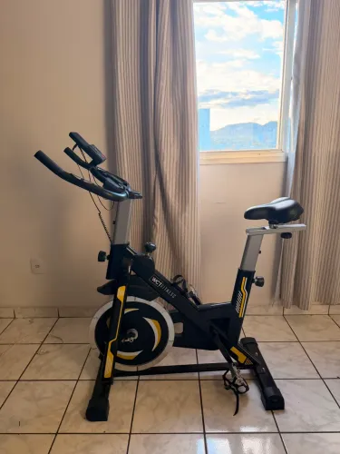 Bike Ergométrica WCT FITNESS