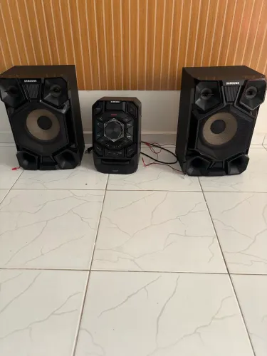 Caixa de som Samsung 200 w Bluetooth 