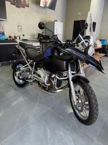 R1200