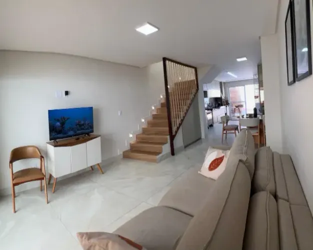 LOCAÇÃO Casa duplex 3 quartos na Praia do Morro (sem mobília)