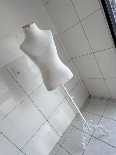 Vendo manequim para loja busto , zerado