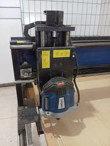 Maquina Cnc Router Bertech Fresadora Cnc área de corte 1,10 x 0,90m