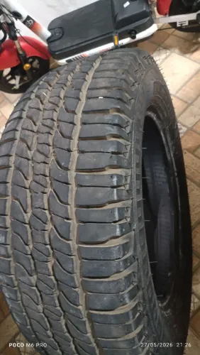 Pneu 265/60/18 com 90% de borracha, sem remendo e nem manchão