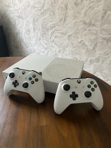 Xbox One S Branco 500 GB Completo + Caixa + 2 Controles Originais Seminovos