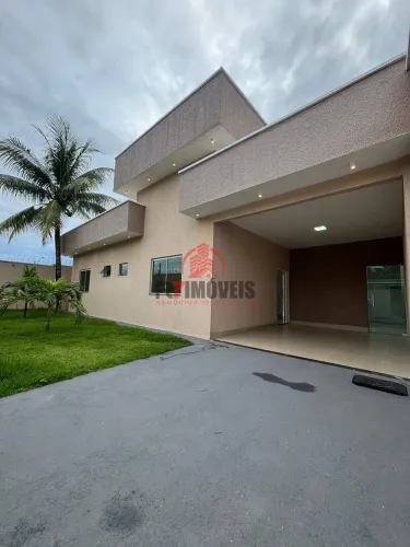 Casa com piscina e 3 quartos no Setor Parque das Flores, em Goiânia