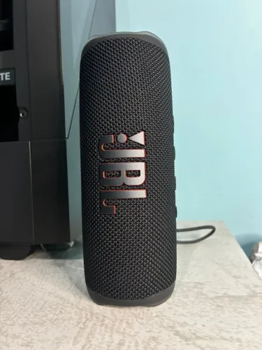 Caixa de som JBL Flip 6 Zerada