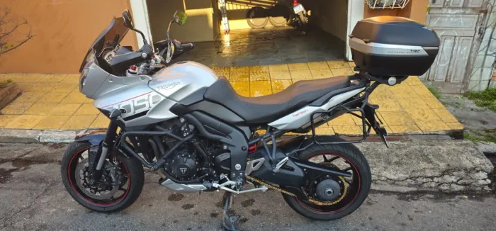Triumph Tiger Sport 1050 2017 Cor Prata em Ótima condição