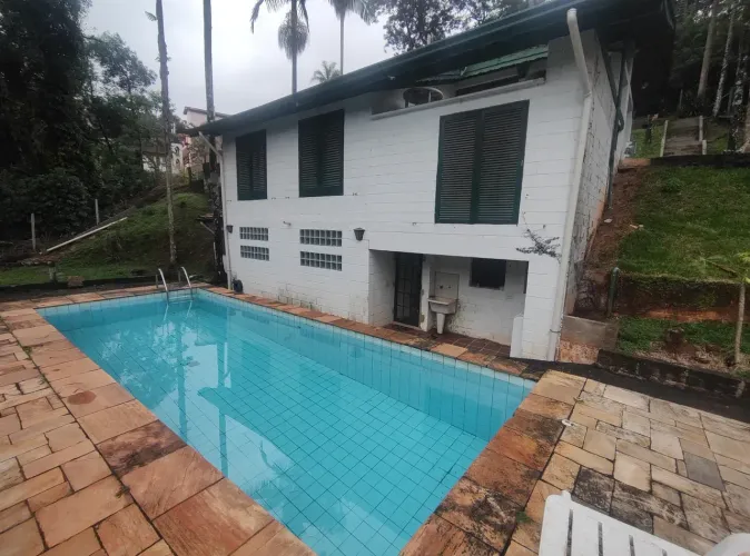 Casa de Campo 3 quartos c/ Piscina em Araçariguama km 50 da Castelo Branco