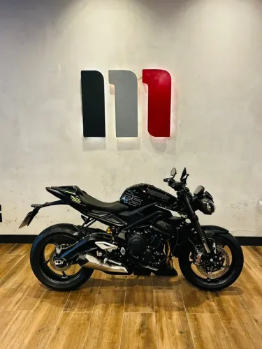 STREET TRIPLE 765 RS 2025
